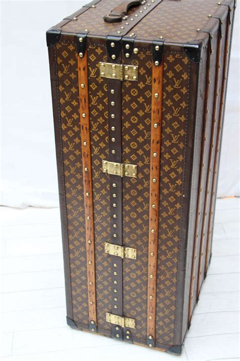 louis vuitton armoire|Louis Vuitton vestiaire.